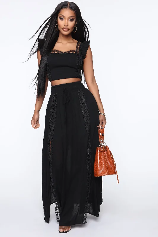 Free On Thoughts Skirt Set - Black